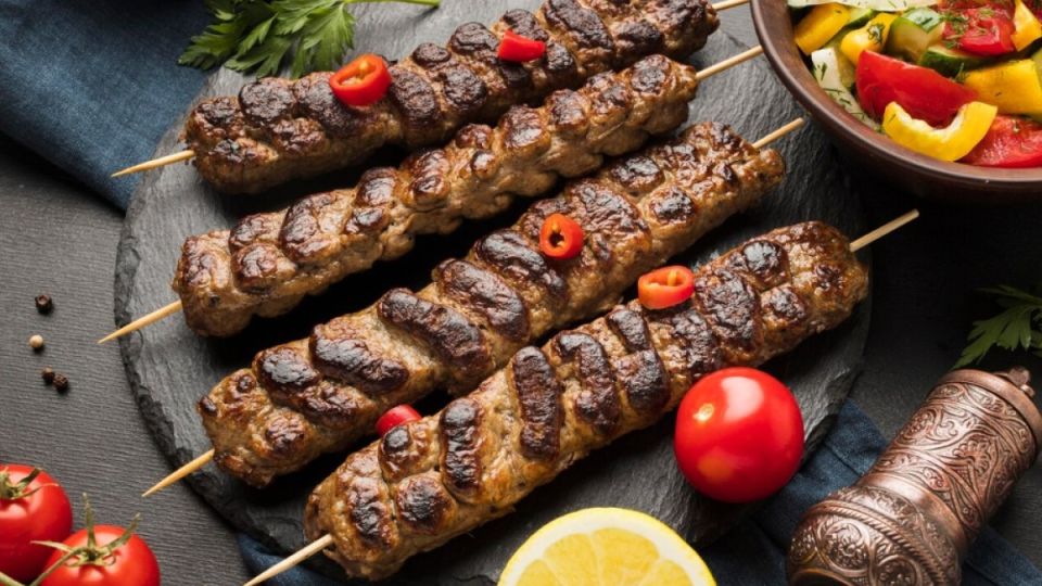 Маринад для шашлыка готовлю только так: мясо сочное и мягкое, даже резать не нужно — нужен всего один ингредиент