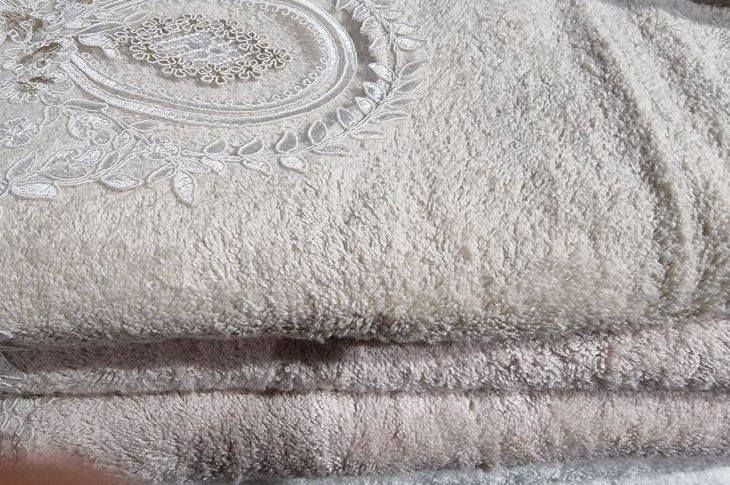 Какими полотенцами нельзя вытирать лицо: бактерий тьма