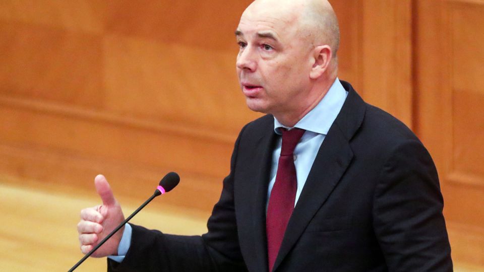 Рубль под давлением: как девальвация влияет на наши сбережения?