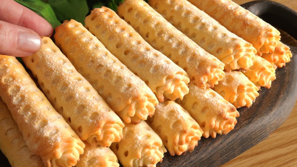 Творожное печенье в виде сахарных трубочек — простой рецепт к чаю