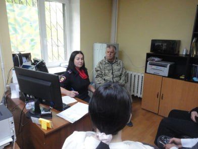 В преддверии предстоящего 90 летнего юбилея службы член Общественного совета при ОМВД России по Малоярославецкому району Александр Байков принял участие в акции МВД России «Один день с инспектором ПДН»