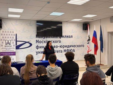 В преддверии предстоящего 90 летнего юбилея службы член Общественного совета при ОМВД России по Малоярославецкому району Александр Байков принял участие в акции МВД России «Один день с инспектором ПДН»