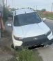В Калуге машина провалилась в открытый люк
