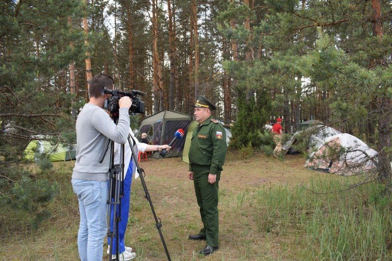 В Калужской области полицейские и общественники приняли участие в открытии патриотического лагеря для юнармейцев