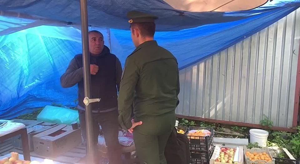 Военные следователи отправили в военкомат еще двух бывших мигрантов