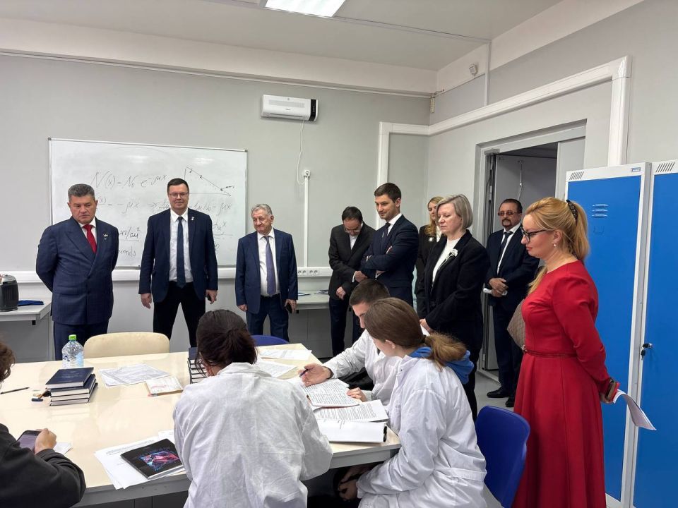  :             ,        ,    ...