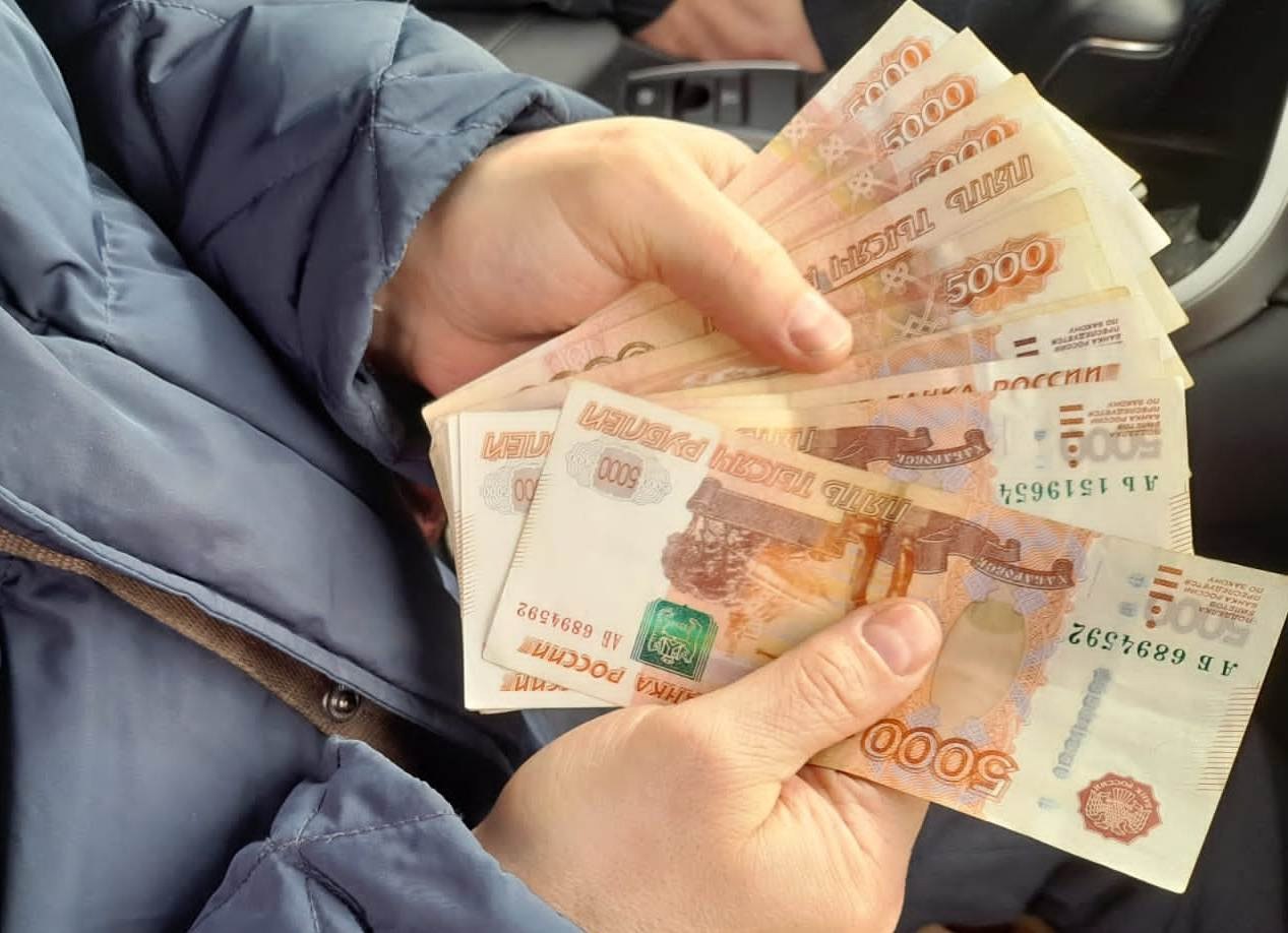 В центре Калуги мужчина отдал мошенникам 2,8 миллиона рублей