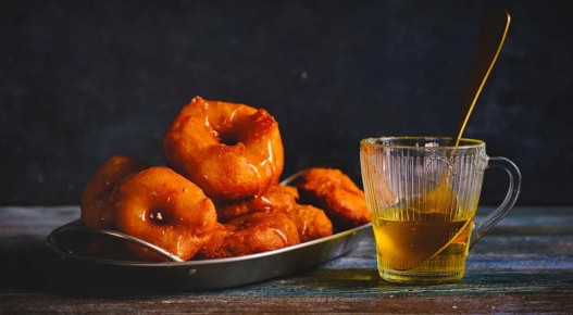 Итальянские пончики с медом: рецептура Struffoli