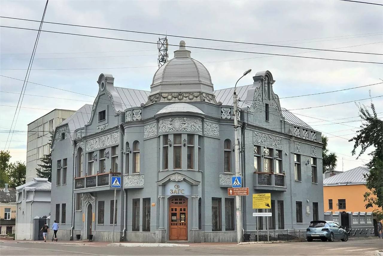Вчера в Калуге сыграли 9 свадеб