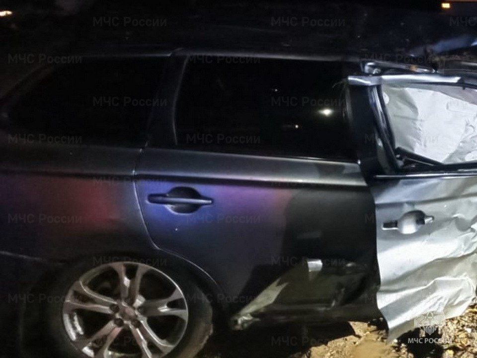 Два человека получили травмы в ДТП с переворотом