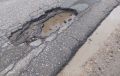 В Калужской области требуют заделать яму на окружной дороге