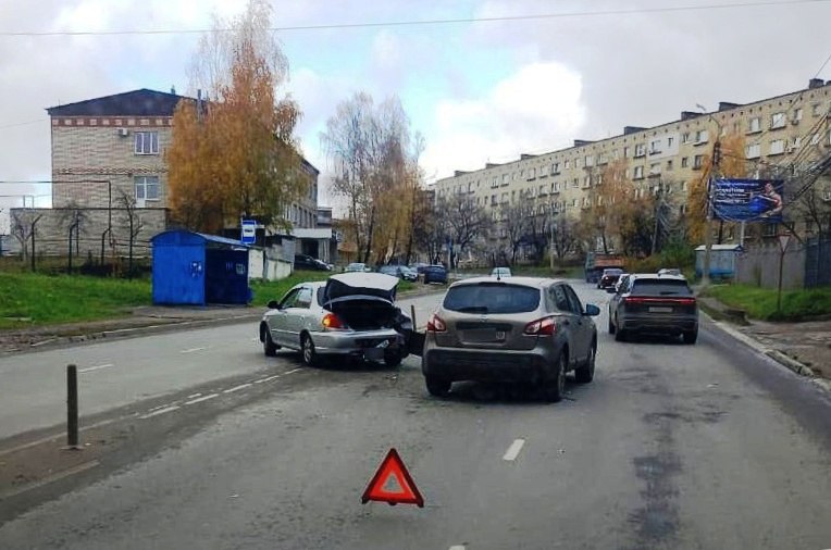 Авария на улице Зерновой затруднила движение в Калуге