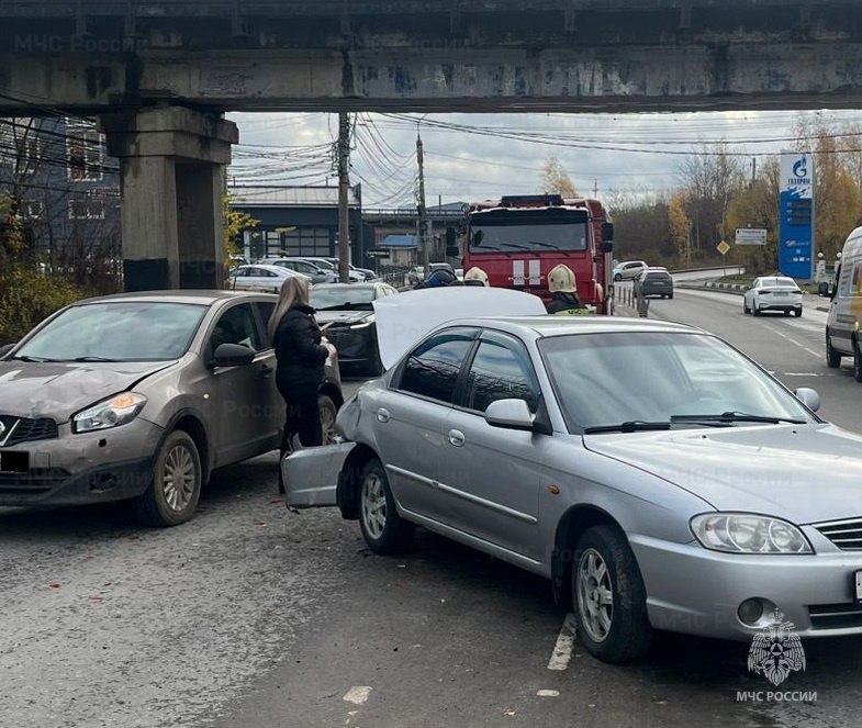 Женщина и ребенок получили травмы в ДТП на Зерновой