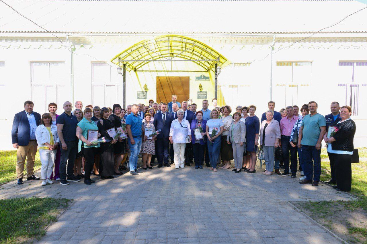 В Дзержинском округе бываю чаще, чем в других муниципалитетах, поскольку курирую его от региональных органов власти В Дзержинском округе бываю чаще, чем в других муниципалитетах, поскольку курирую его от региональных органов власти