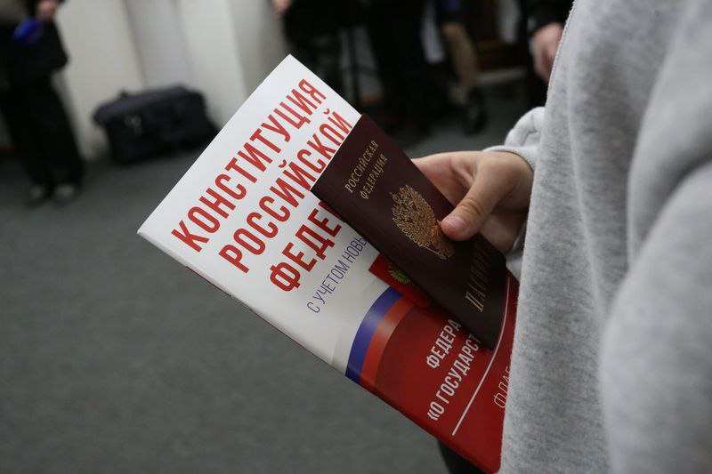 Торжественное вручение паспортов школьникам состоялось в музее УМВД России по Калужской области Торжественное вручение паспортов школьникам состоялось в музее УМВД России по Калужской области