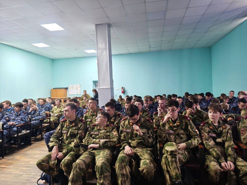 Сотрудники Центра по противодействию экстремизму УМВД России по Калужской области провели профилактическую встречу со студента Сотрудники Центра по противодействию экстремизму УМВД России по Калужской области провели профилактическую встречу со студента