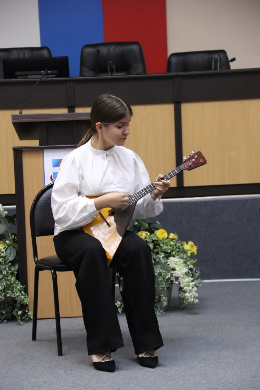 Учащимся детских школ искусств вручили свидетельства о присуждении именных стипендий Учащимся детских школ искусств вручили свидетельства о присуждении именных стипендий