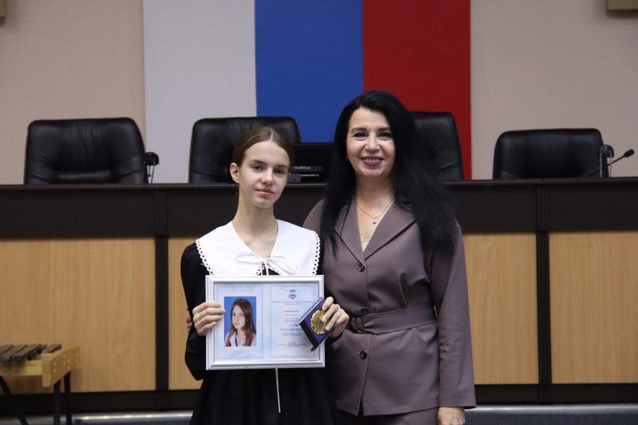 Учащимся детских школ искусств вручили свидетельства о присуждении именных стипендий Учащимся детских школ искусств вручили свидетельства о присуждении именных стипендий