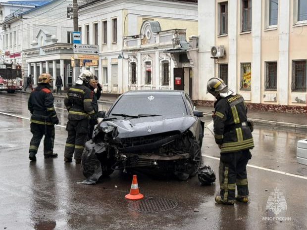 Человека сбили в центре Калуги