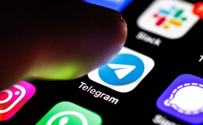  Telegram  WhatsApp*     -  