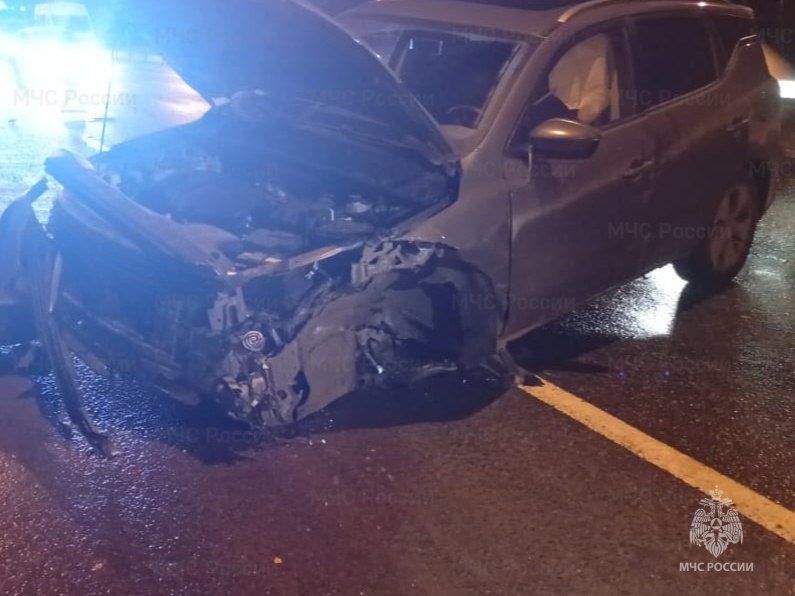 Автобус протаранил легковушку в Калуге