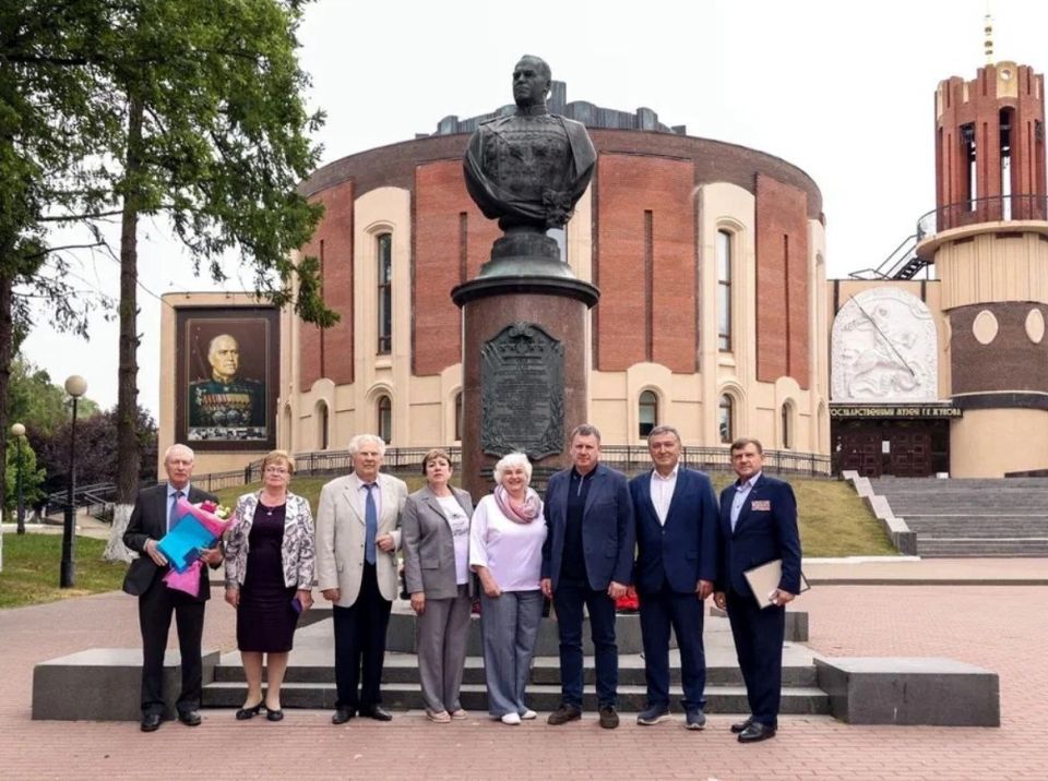 Поздравляю Анатолия Владимировича Суярко с избранием главой Жуковского муниципального округа