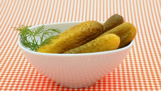 Квасить можно не только капусту: вот какую заготовку на зиму делают шеф-повара