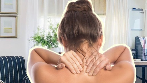 Холка больше не побеспокоит: вот как избавиться от «вдовьего горбика» в два счета