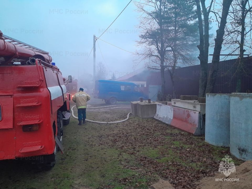 Частный дом сгорел в Юхновском районе