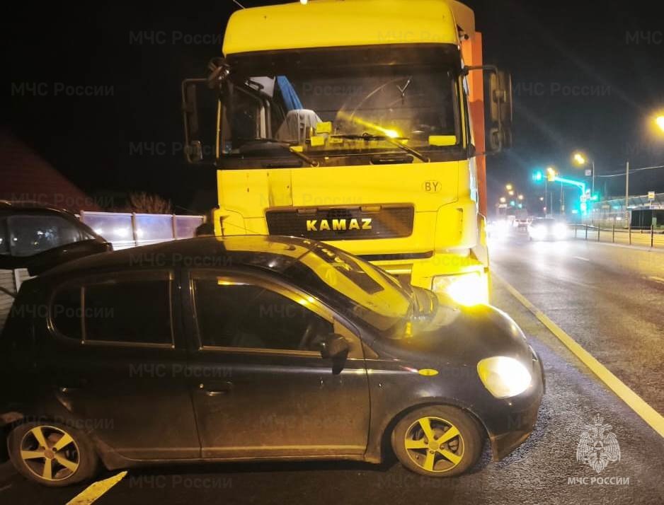 В Калуге КамАЗ протаранил «Тойоту»