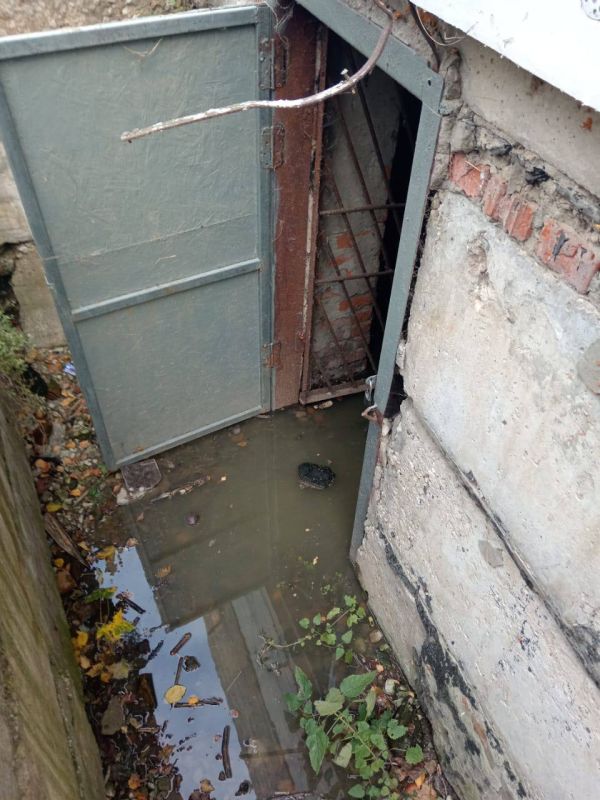 Дом в критической ситуации: в Калужской области затопило подвал