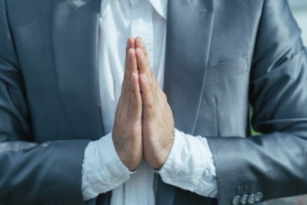 Как тело выдает высокий интеллект: 9 жестов, которые говорят больше, чем слова