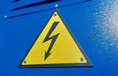 Энергетики отключат свет на десяти калужских улицах