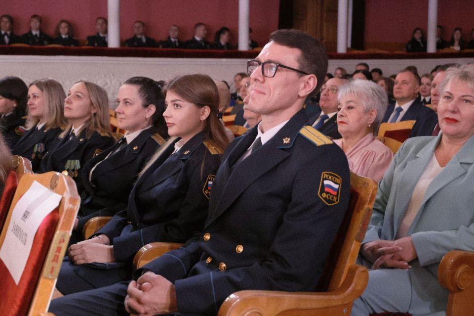 Судебные приставы региона отметили профессиональный праздник и 160-летие создания службы Судебные приставы региона отметили профессиональный праздник и 160-летие создания службы