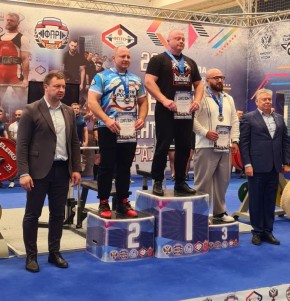 Калужские пауэрлифтеры завоевали десять медалей