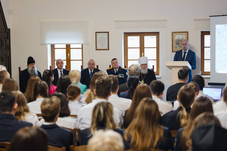 Следственное управление Следственного комитета Российской Федерации по Калужской области совместно с Калужским институтом (филиал) ВГУЮ (РПА Минюста России), Мужским монастырем Успенская Тихонова пустынь (Калужская... Следственное управление Следственного комитета Российской Федерации по Калужской области совместно с Калужским институтом (филиал) ВГУЮ (РПА Минюста России), Мужским монастырем Успенская Тихонова пустынь (Калужская...