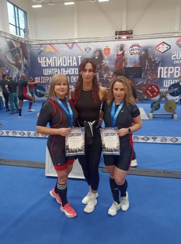 Калужские пауэрлифтеры завоевали десять медалей Калужские пауэрлифтеры завоевали десять медалей