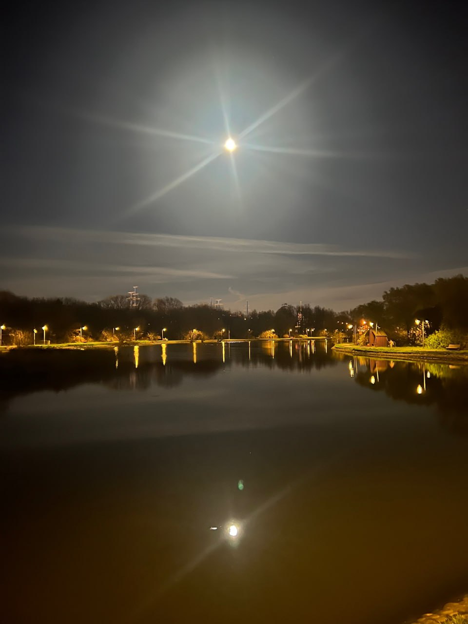 Наблюдаете сегодня большую Луну? Наблюдаете сегодня большую Луну?