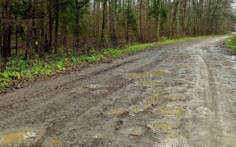 В Калужской области жители села пожаловались на отсутствие ремонта дороги