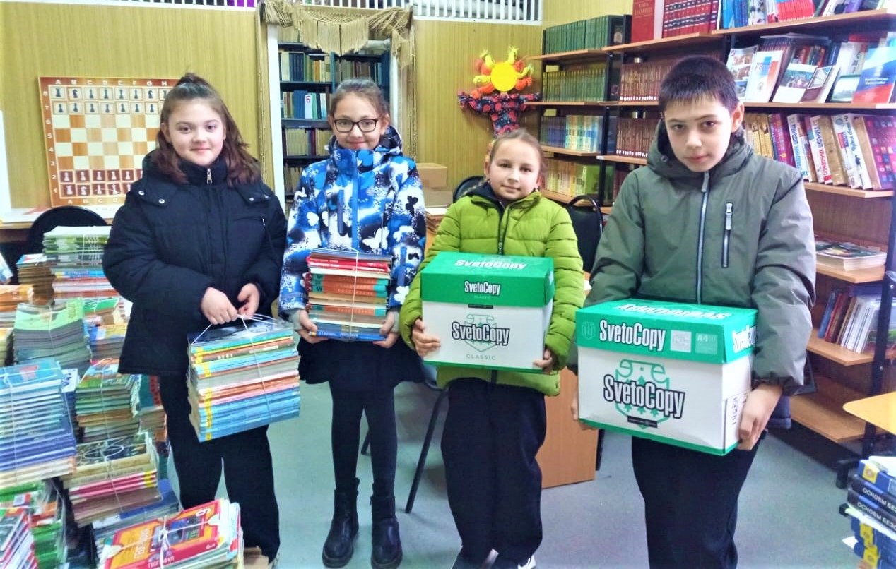 Ученики Карцовской школы собрали полтонны макулатуры