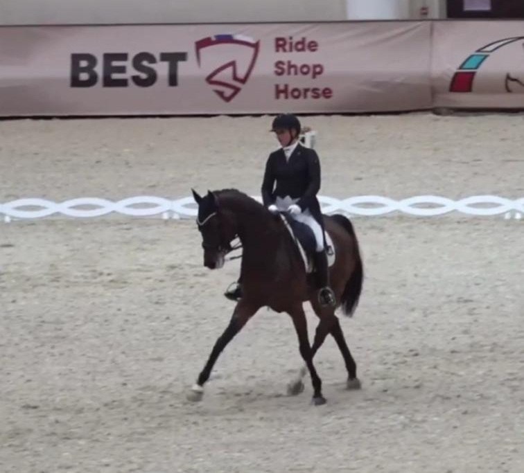 Калужские наездницы завоевали медали Международных соревнований по выездке Калужские наездницы завоевали медали Международных соревнований по выездке