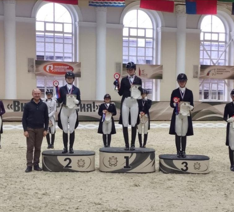 Калужские наездницы завоевали медали Международных соревнований по выездке Калужские наездницы завоевали медали Международных соревнований по выездке