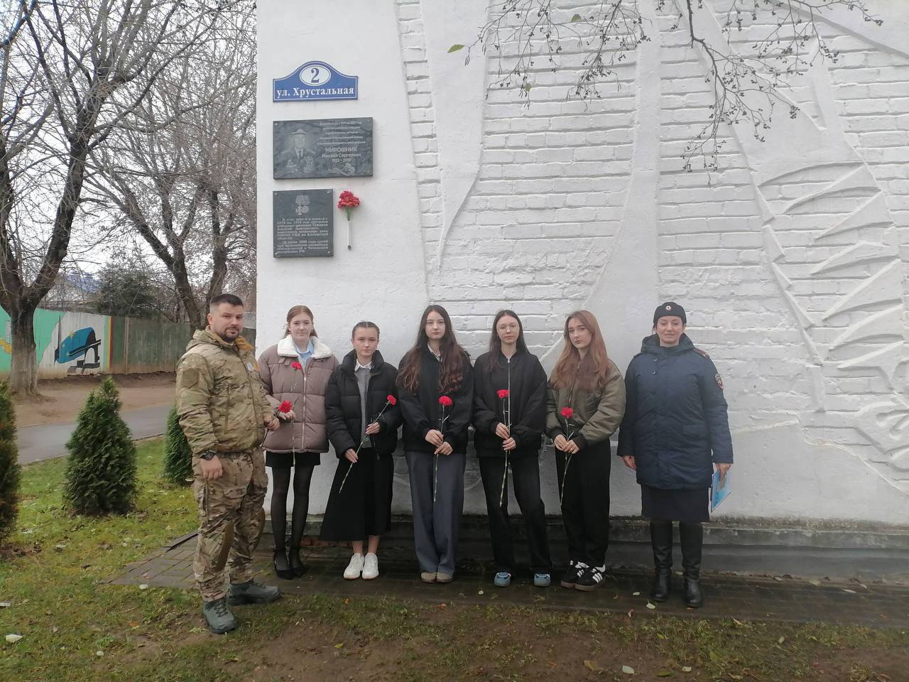 В калужской школе почтили память погибшего сотрудника полиции Алексея Тужикова, награжденного орденом Мужества