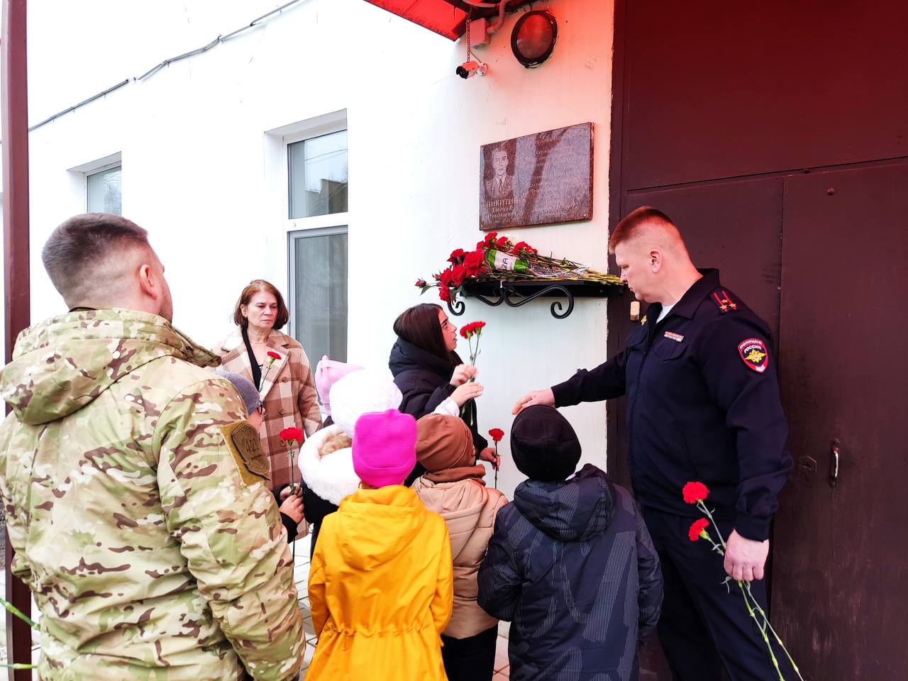 В Калуге прошел митинг памяти сотрудника органов внутренних дел Евгения Никитина В Калуге прошел митинг памяти сотрудника органов внутренних дел Евгения Никитина