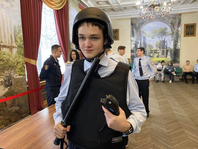 В Обнинске прошла профориентационная встреча школьников с представителями вуза МВД России В Обнинске прошла профориентационная встреча школьников с представителями вуза МВД России
