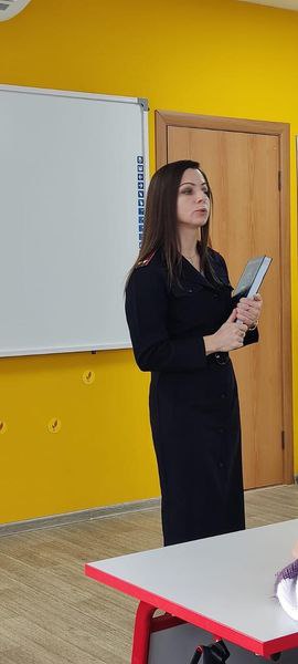 Профилактическая беседа сотрудника полиции со школьниками прошла в Калужской области Профилактическая беседа сотрудника полиции со школьниками прошла в Калужской области