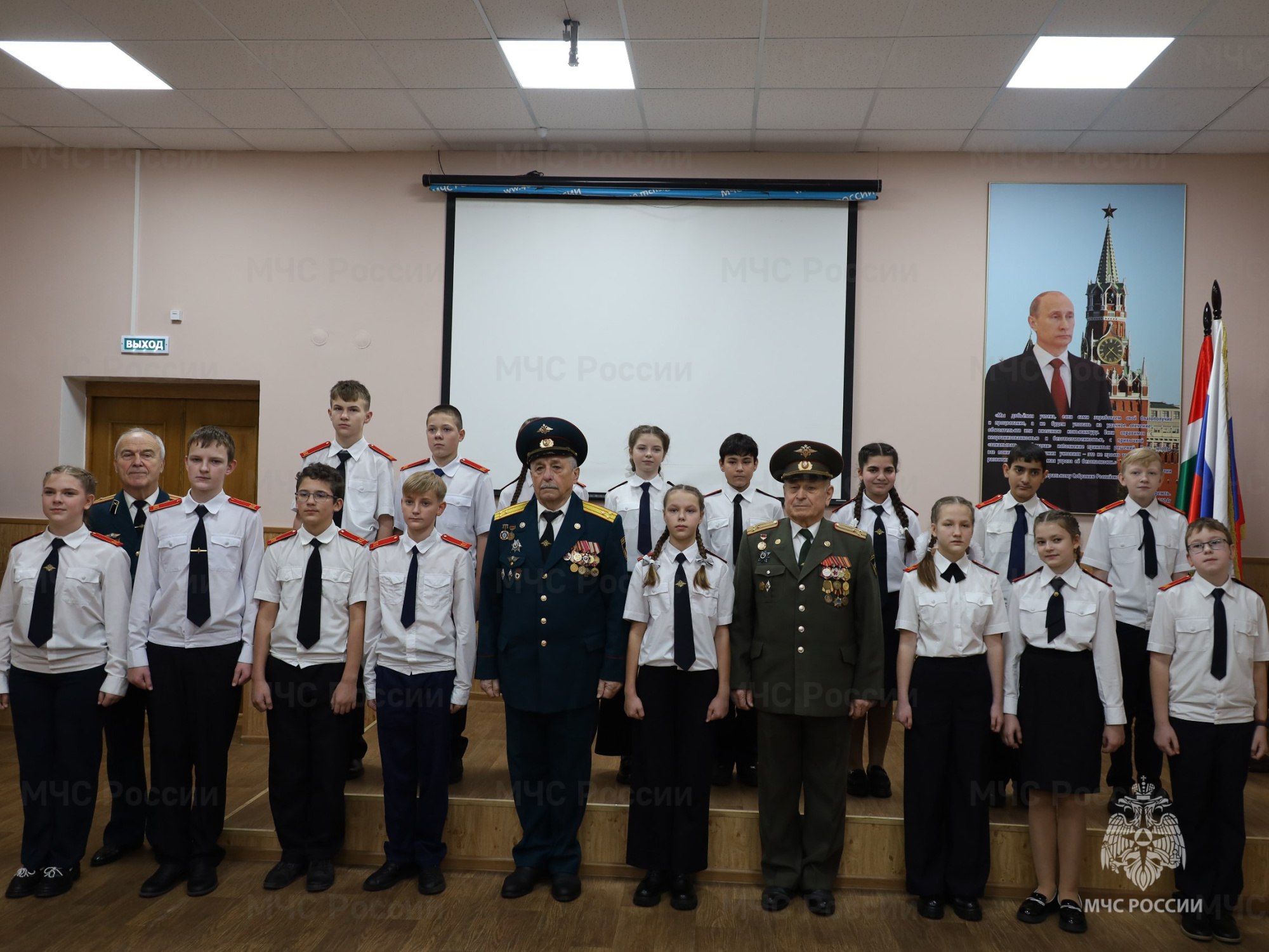 Учащиеся школы № 47 вступили в кадетское братство Учащиеся школы № 47 вступили в кадетское братство