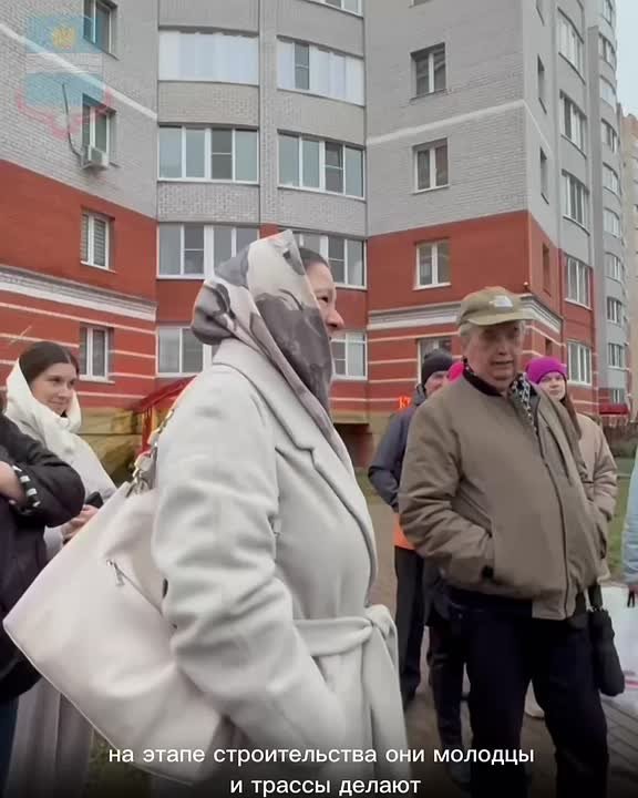 Дмитрий Денисов посетил строительную площадку будущей школы в микрорайоне «Тайфун», чтобы услышать мнение жителей и убедиться собственными глазами в ходе работ