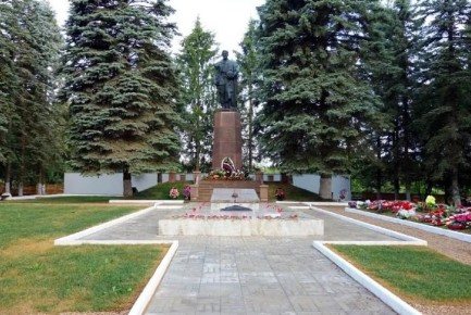 15 ноября в Калужской области открыли памятник на Зайцевой Горе