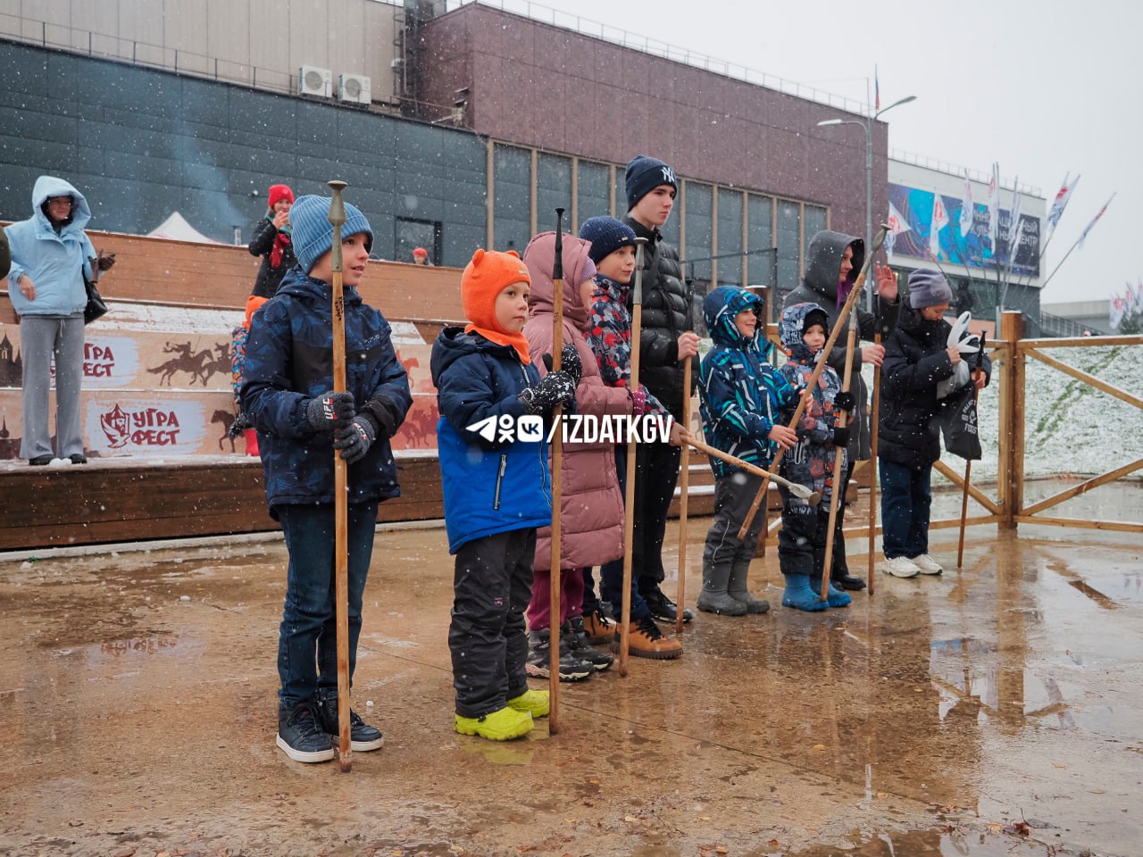 Непогода не помешала калужанам окунуться в эпоху Средневековья Непогода не помешала калужанам окунуться в эпоху Средневековья